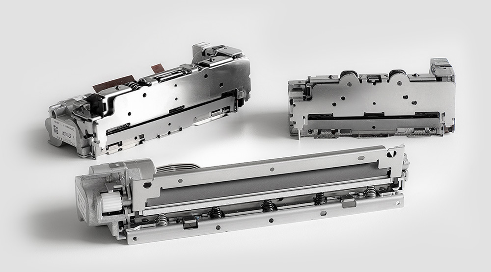 Thermal printer mechanism with up to 112 mm paper width